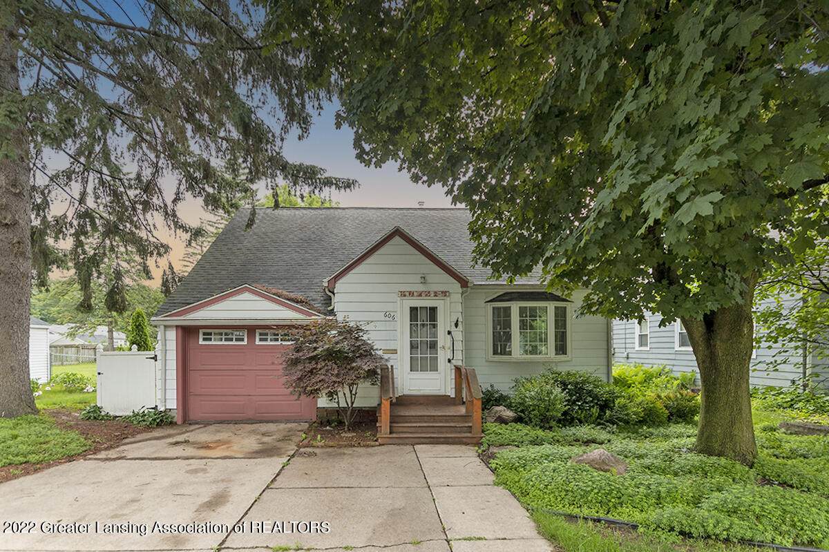 606 Gunson Street - Photo 1