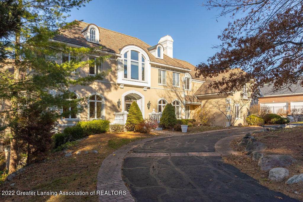 6401 Pine Hollow Drive - Photo 1