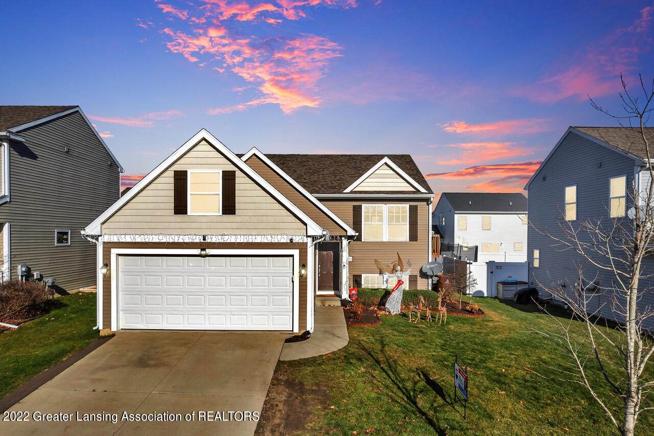 8622 Pinnebog River Drive - Photo 1