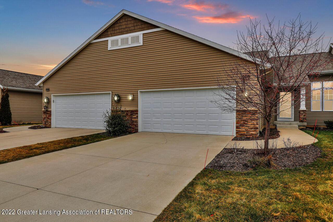 356 Barrington Circle - Photo 1