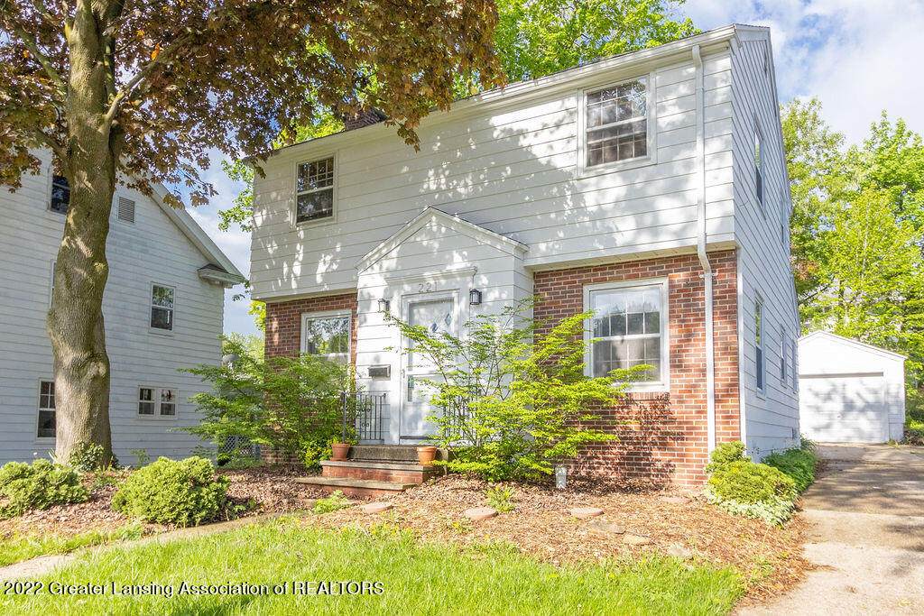 221 University Drive - Photo 1