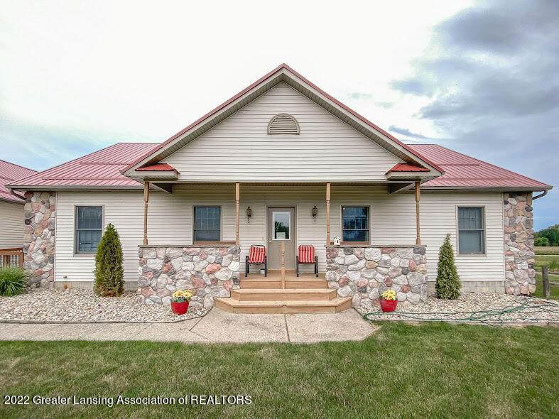 10686 Wacousta Road - Photo 1