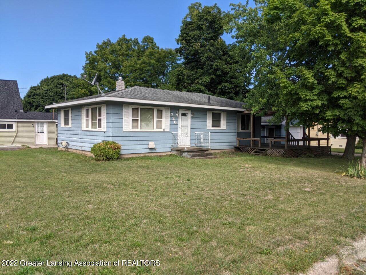 720 Bostwick Street - Photo 1