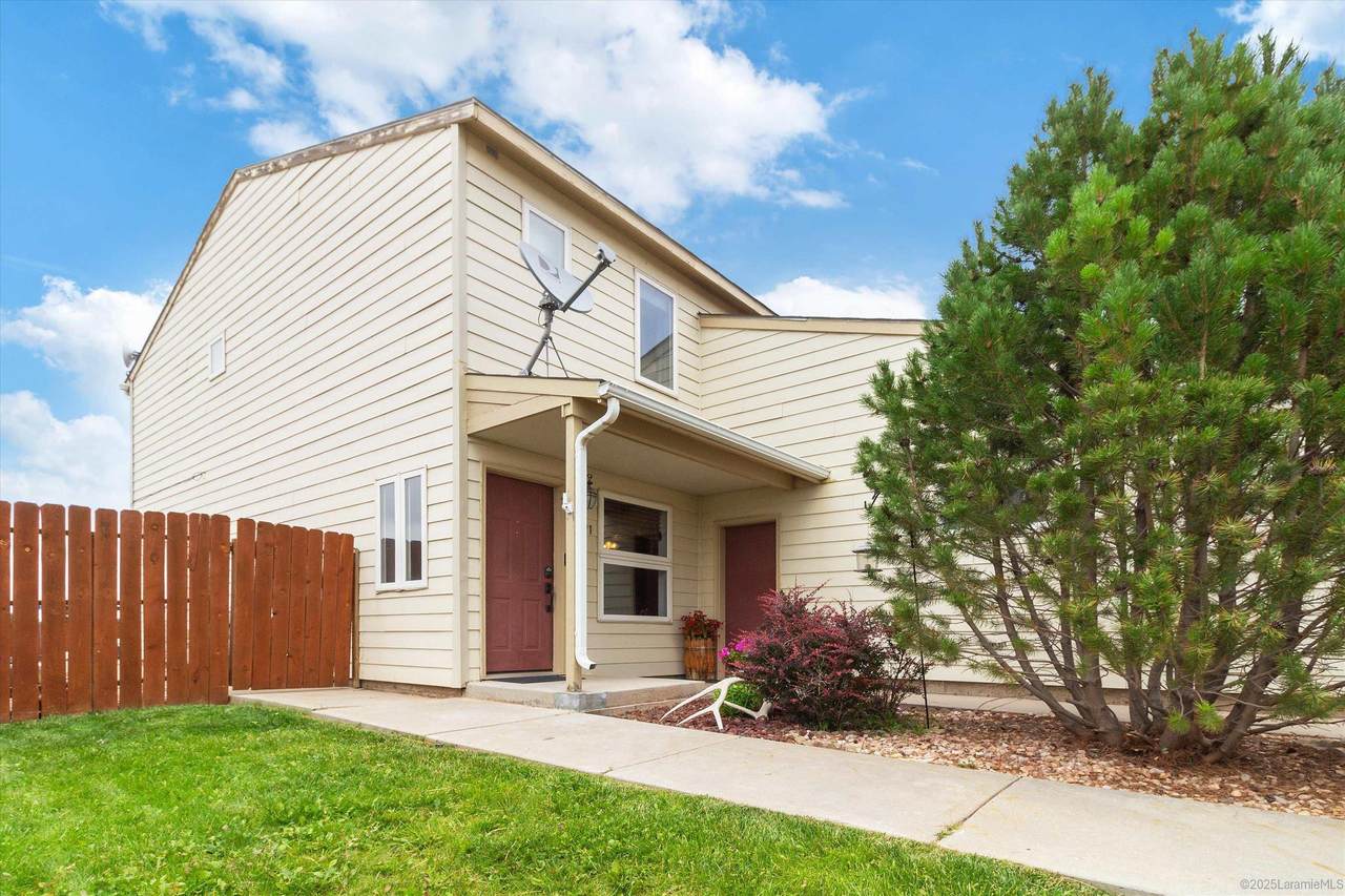 1821 Skyline Rd - Photo 1