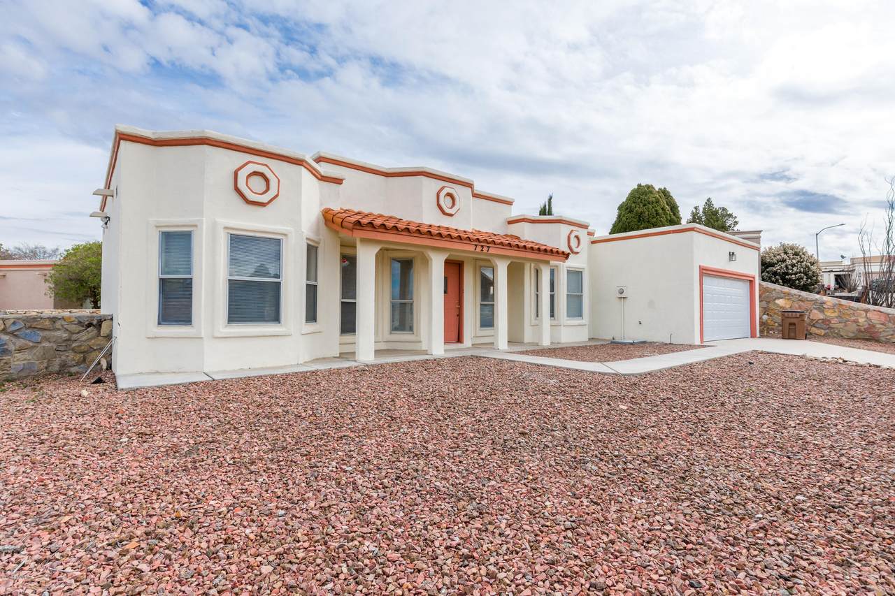 727 Lariat Drive - Photo 1