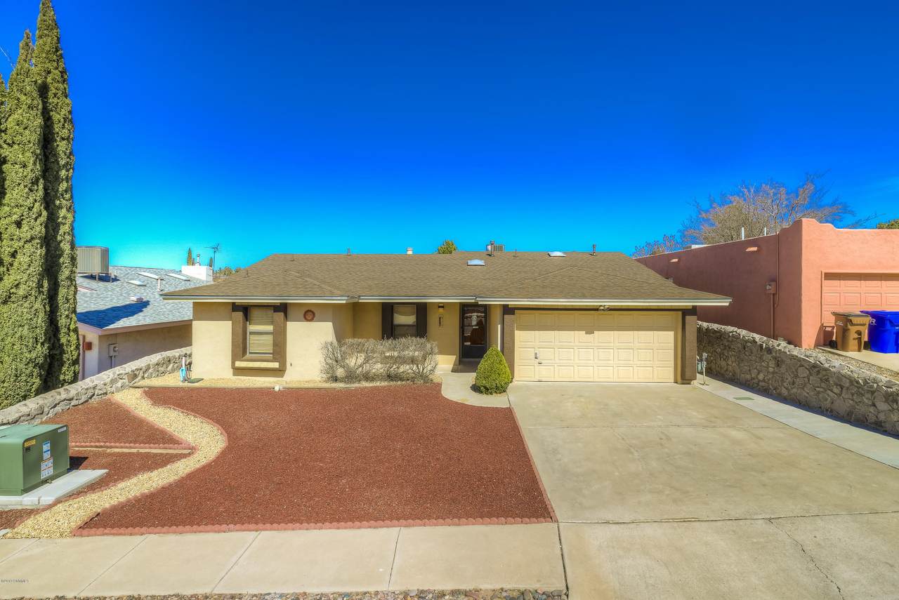 711 Windmill Drive - Photo 1