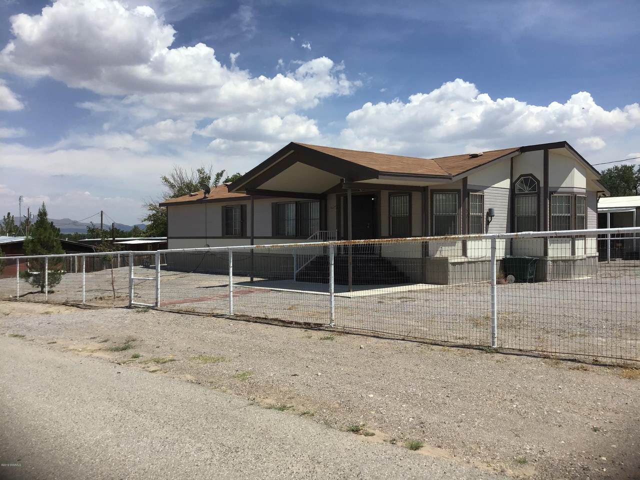 301 Perea St - Photo 1
