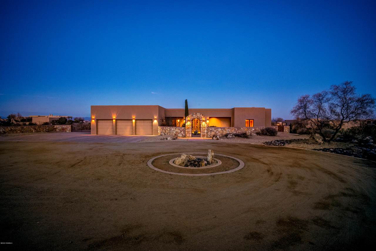 8080 Renoir Loop - Photo 1