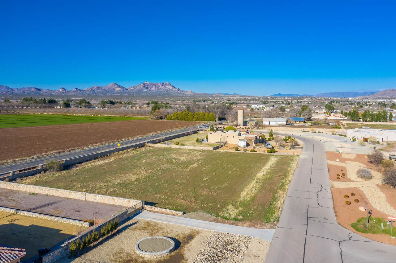 5577 Redfox Road - Photo 1