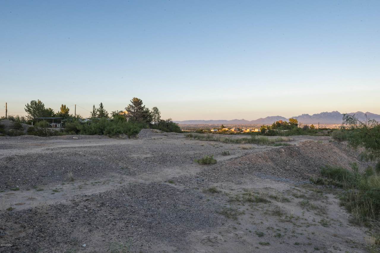 000 Lark Spur Way - Photo 1