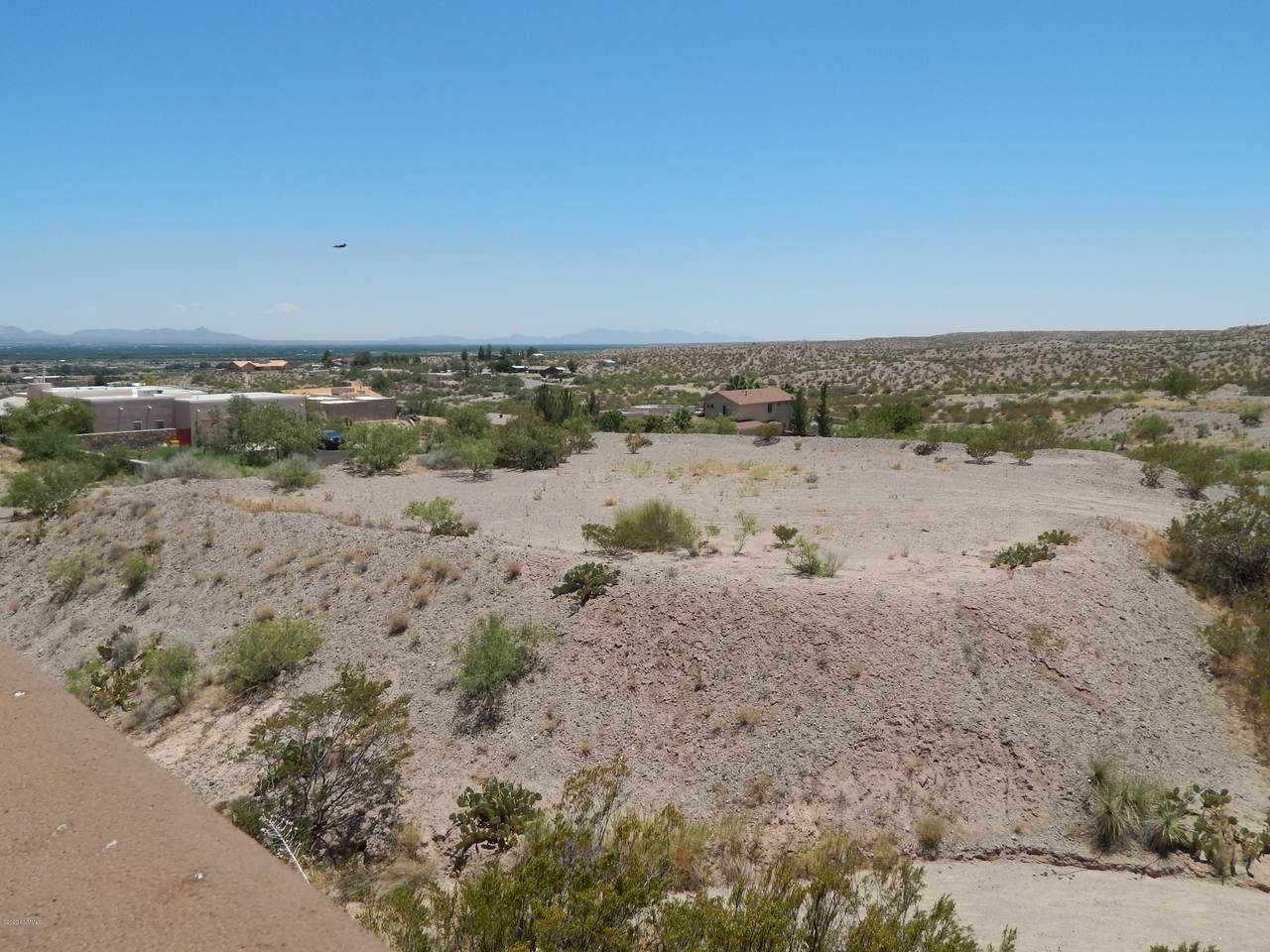 590 Larkspur Way - Photo 1