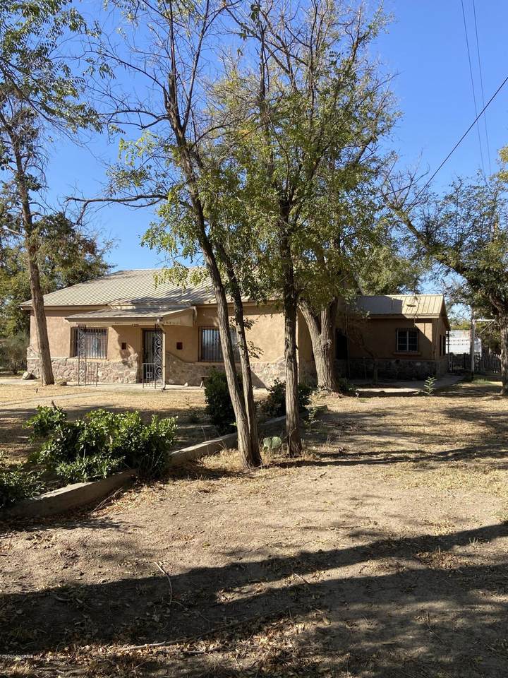 1017 Casad Road - Photo 1