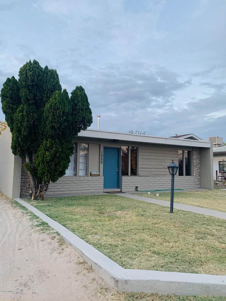 1020 Circle Drive - Photo 1
