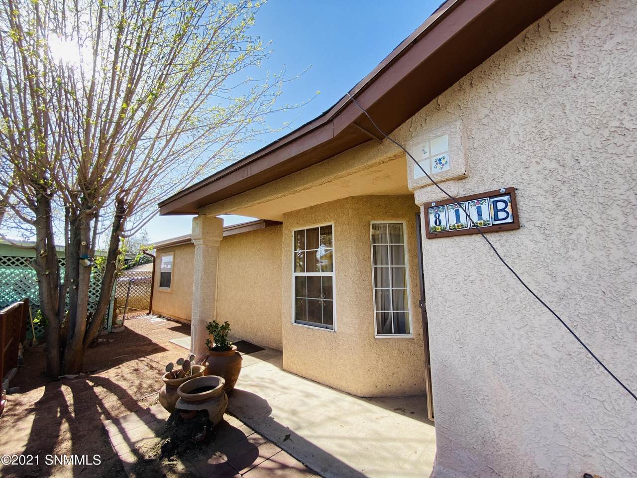 811 May Avenue - Photo 1