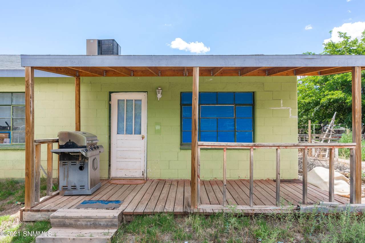 1007 Montezuma Avenue - Photo 1