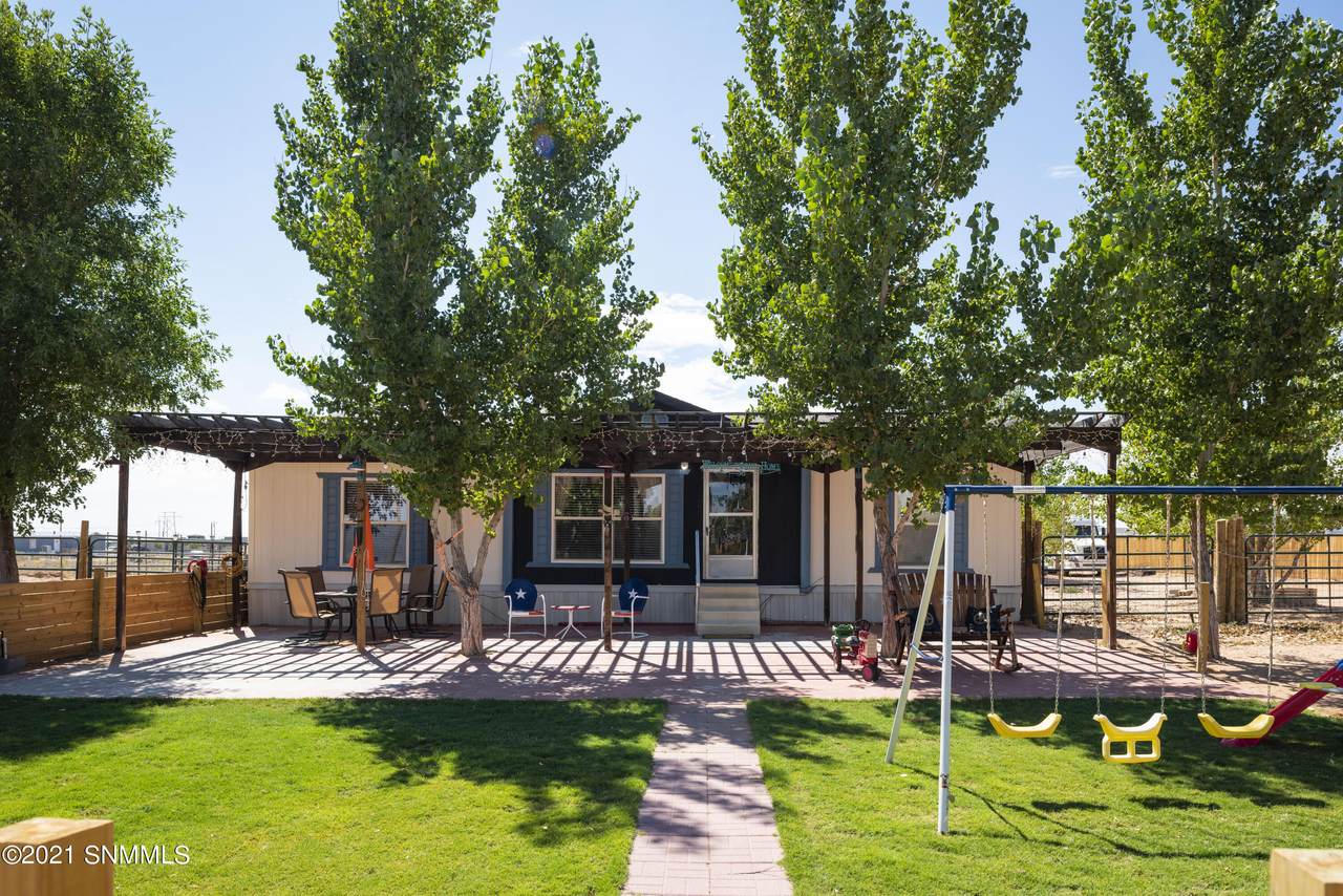 1033 Oasis Drive - Photo 1