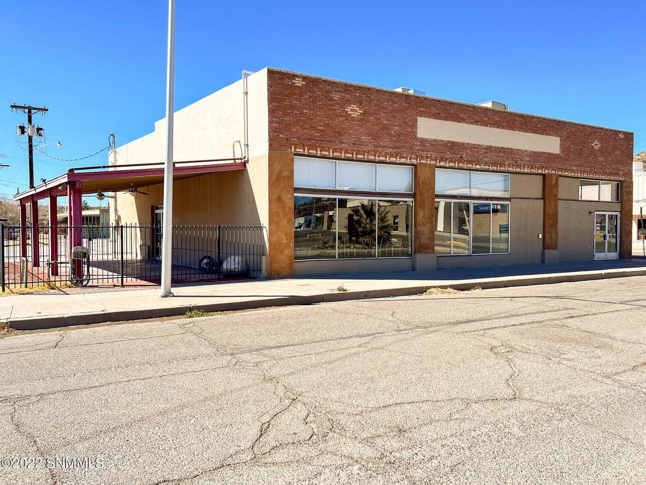 303 Jones Street - Photo 1