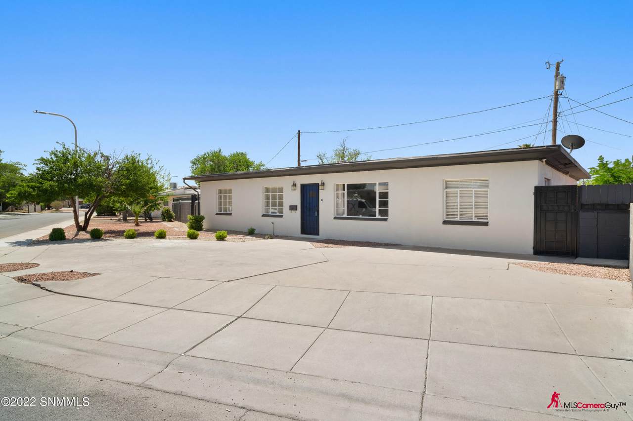 132 Oxford Drive - Photo 1