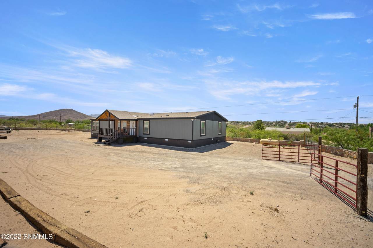 5702 Cedarwood Court - Photo 1