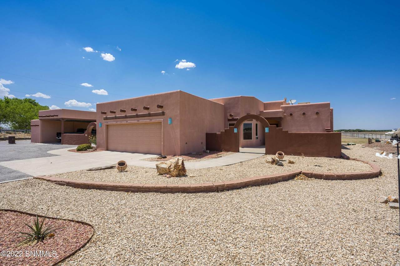 1007 Hoskins Lane - Photo 1