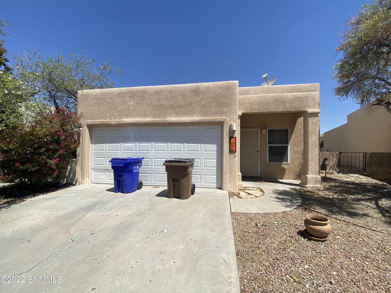 810 Chateau Drive - Photo 1