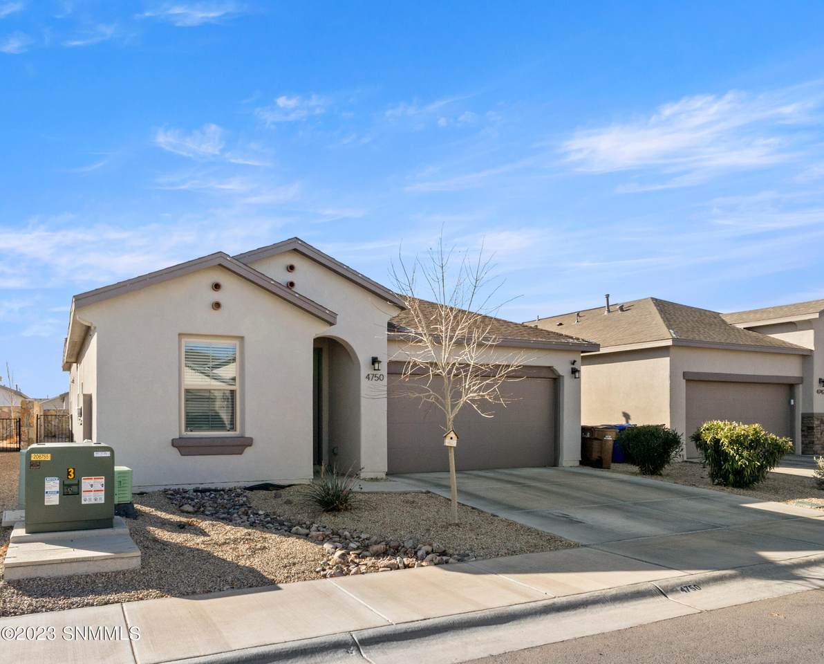 4750 Elsinore Avenue - Photo 1