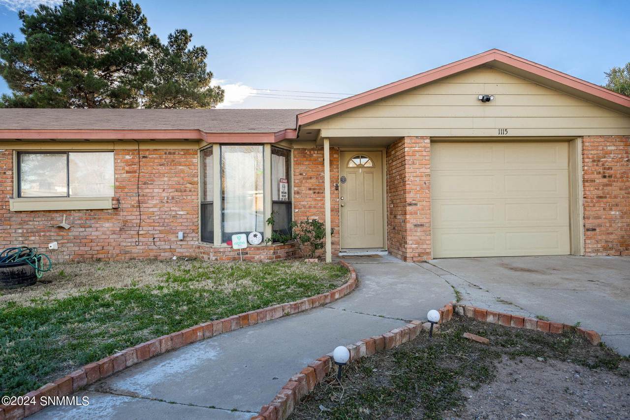 1115 N Mesilla Street, Las Cruces, NM 88005 (MLS 2400532) Better Homes and Gardens Real