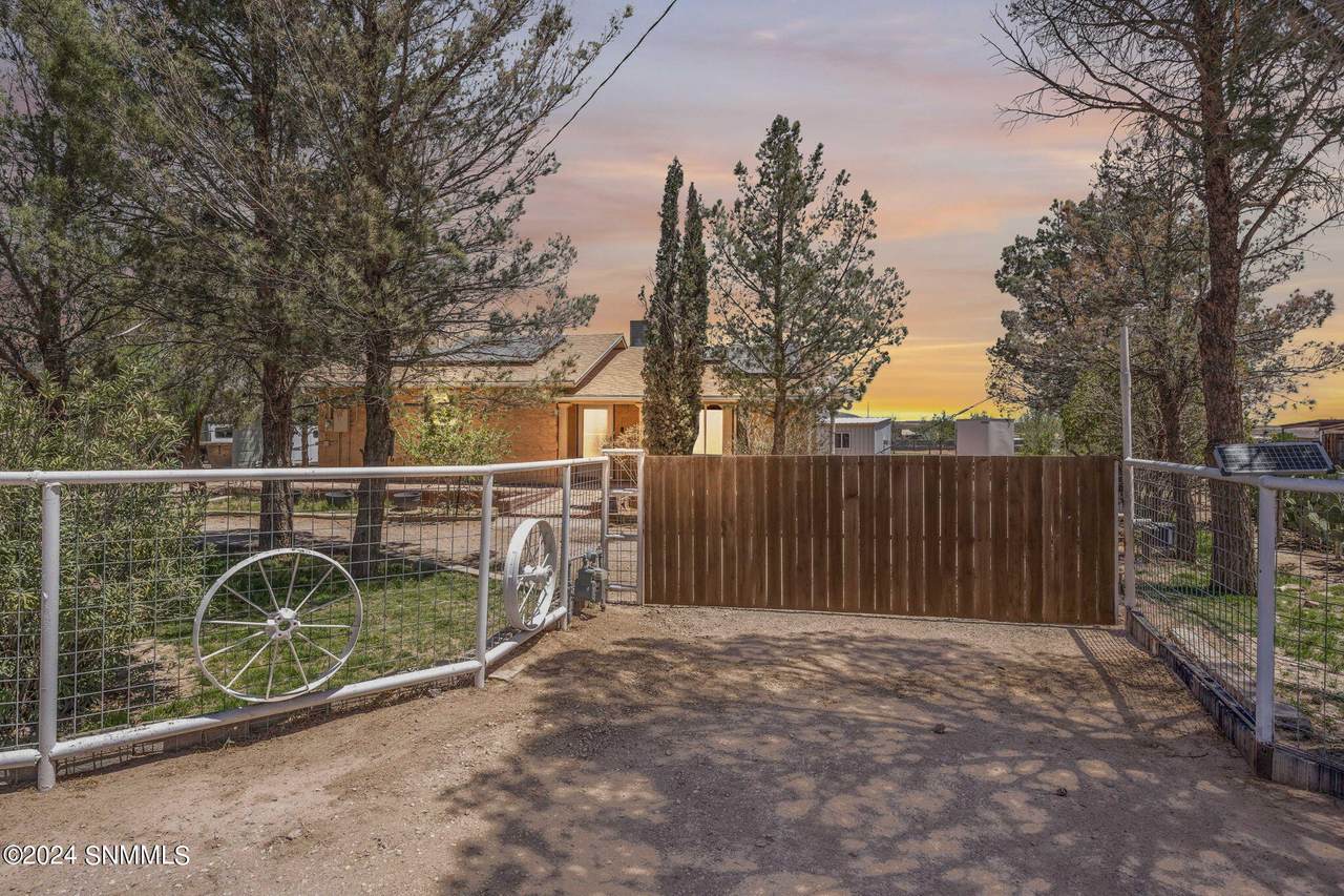 34 Tres Caballos Place, Mesquite, NM 88048 (MLS 2401298) Better