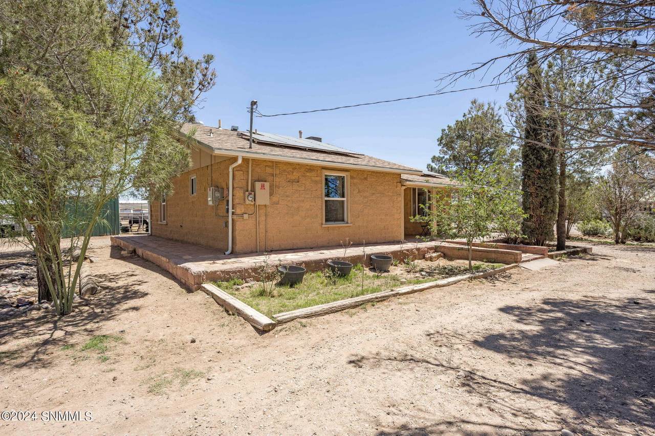 34 Tres Caballos Place, Mesquite, NM 88048 (MLS 2401298) Better