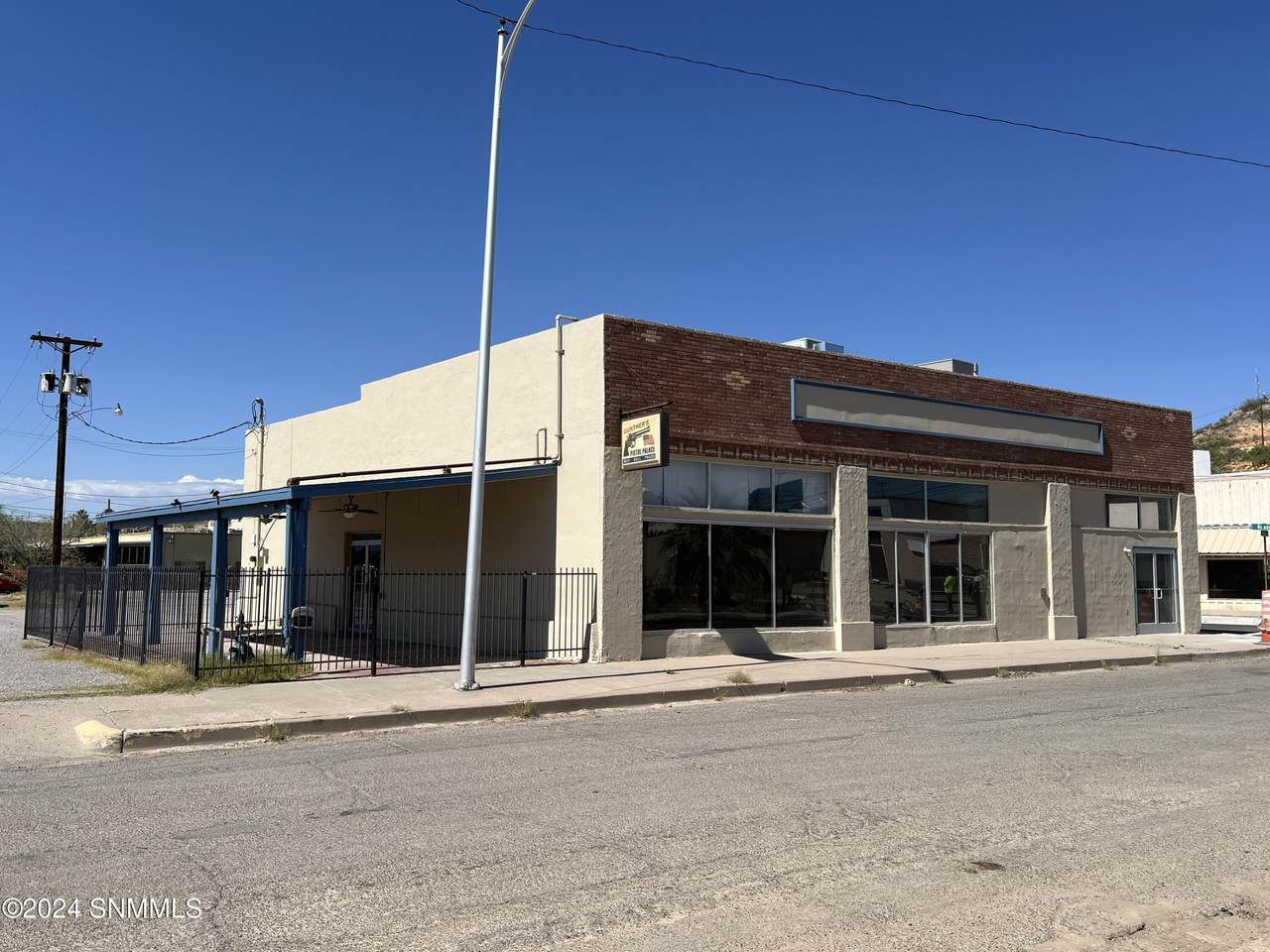 303 Jones Street - Photo 1