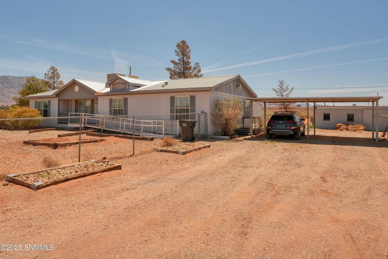 https://bt-photos.global.ssl.fastly.net/lascruces/1280_boomver_1_2501145-2.jpg