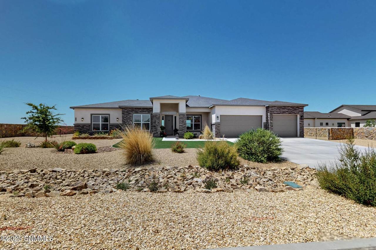 3292 Colina Court - Photo 1