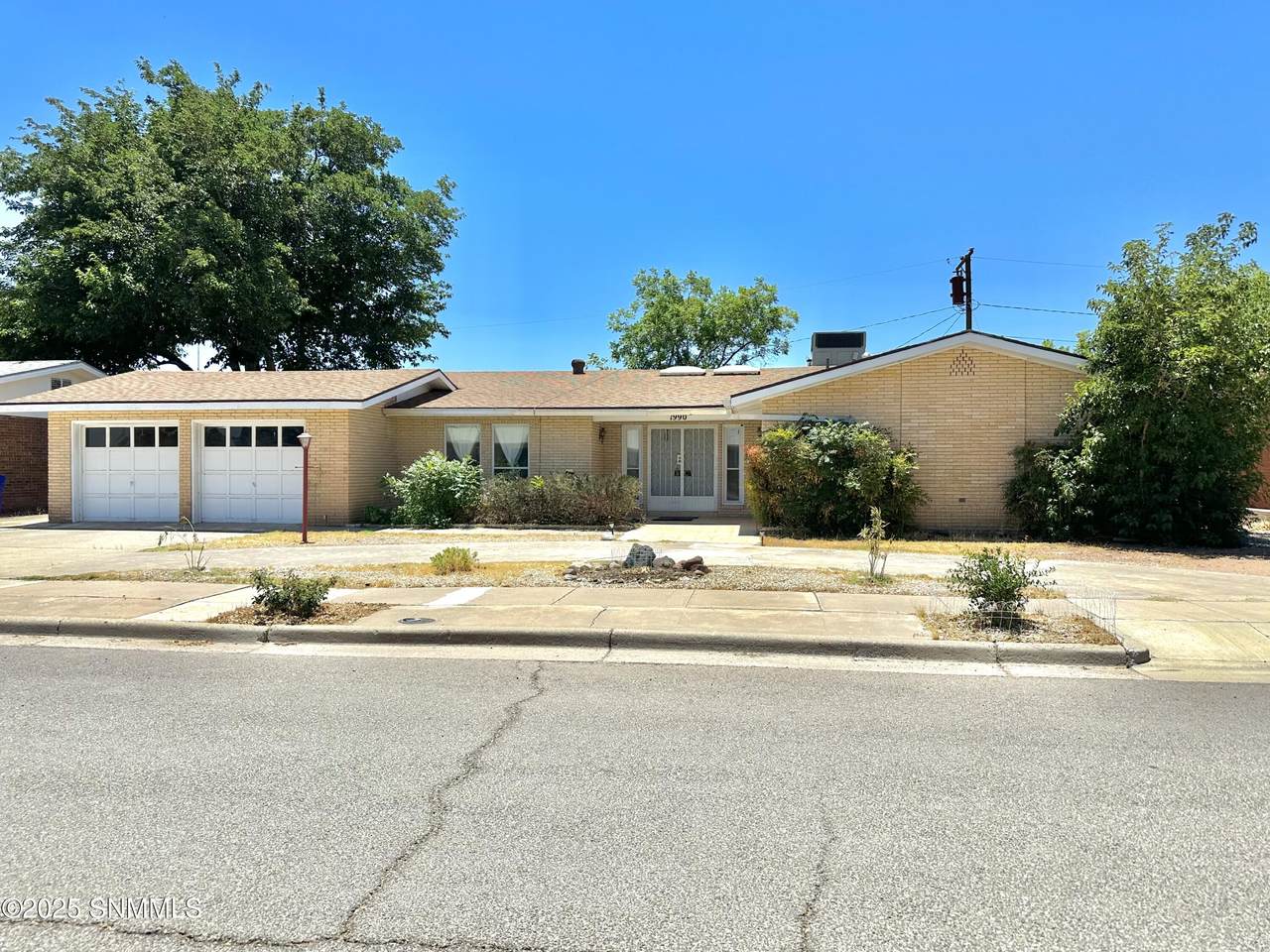1990 Cresent Drive - Photo 1