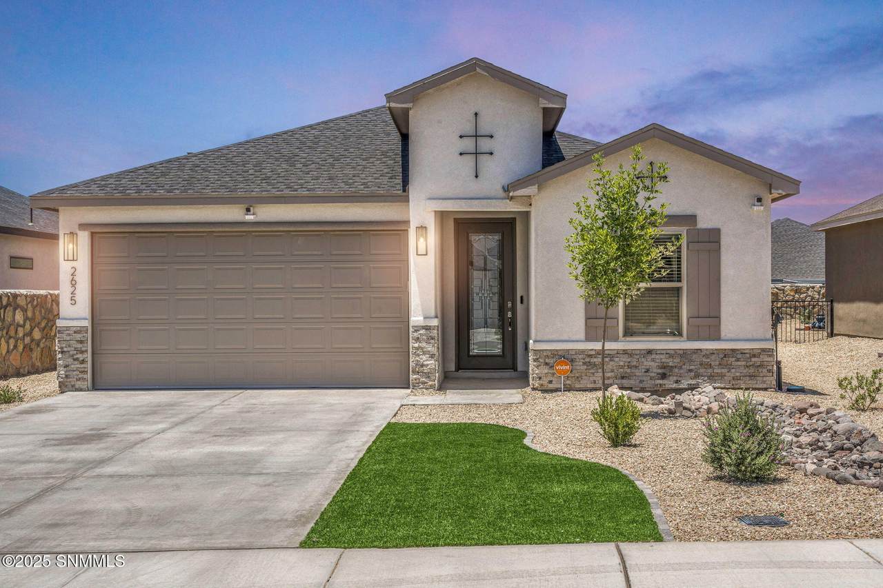2625 Goldfinch Place - Photo 1