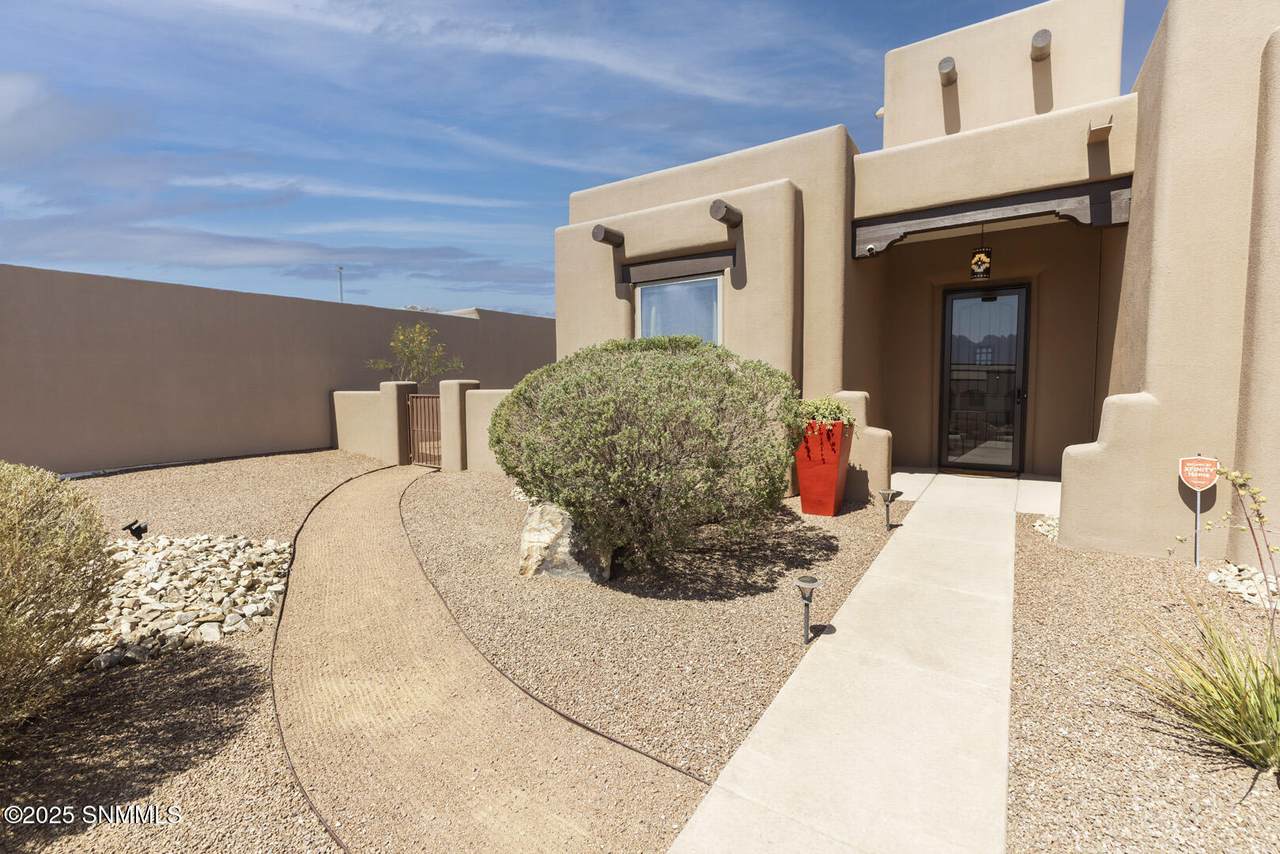 https://bt-photos.global.ssl.fastly.net/lascruces/1280_boomver_1_2501926-2.jpg