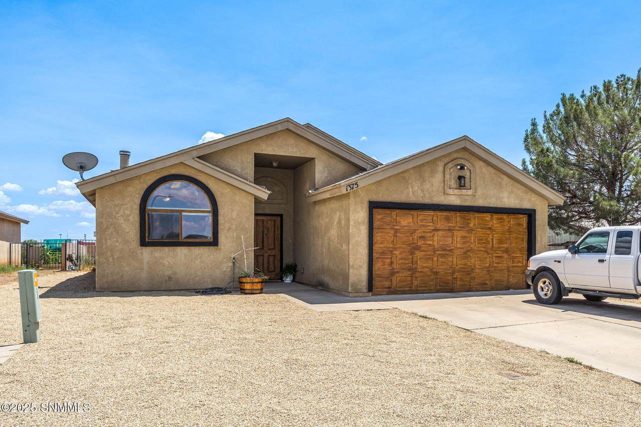 1375 Fountain Loop - Photo 1