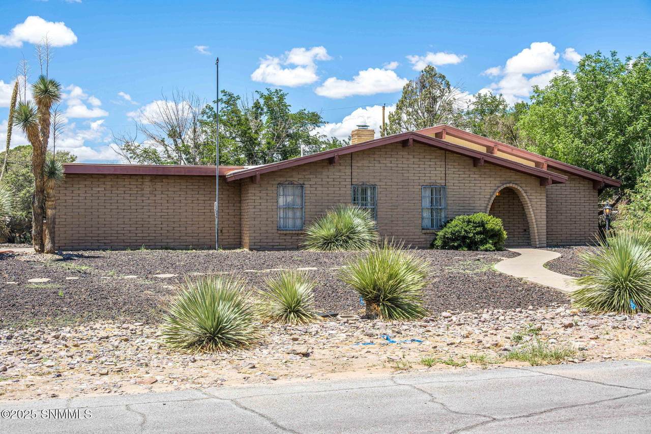 3005 Ronna Drive - Photo 1