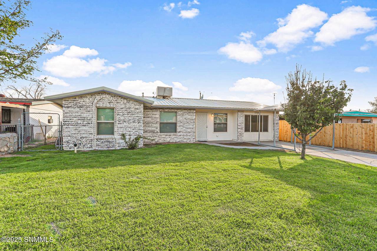 1735 Dogwood Street - Photo 1