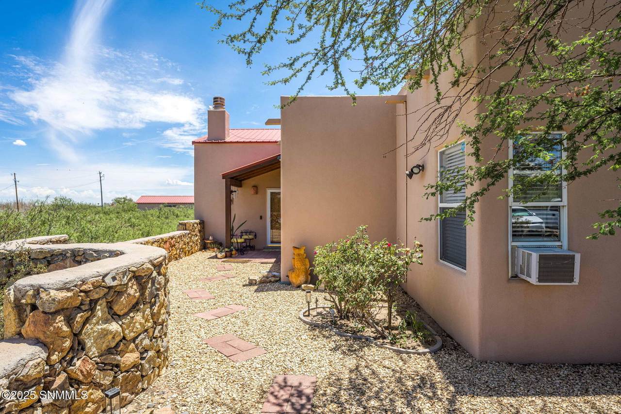 https://bt-photos.global.ssl.fastly.net/lascruces/1280_boomver_1_2502237-2.jpg