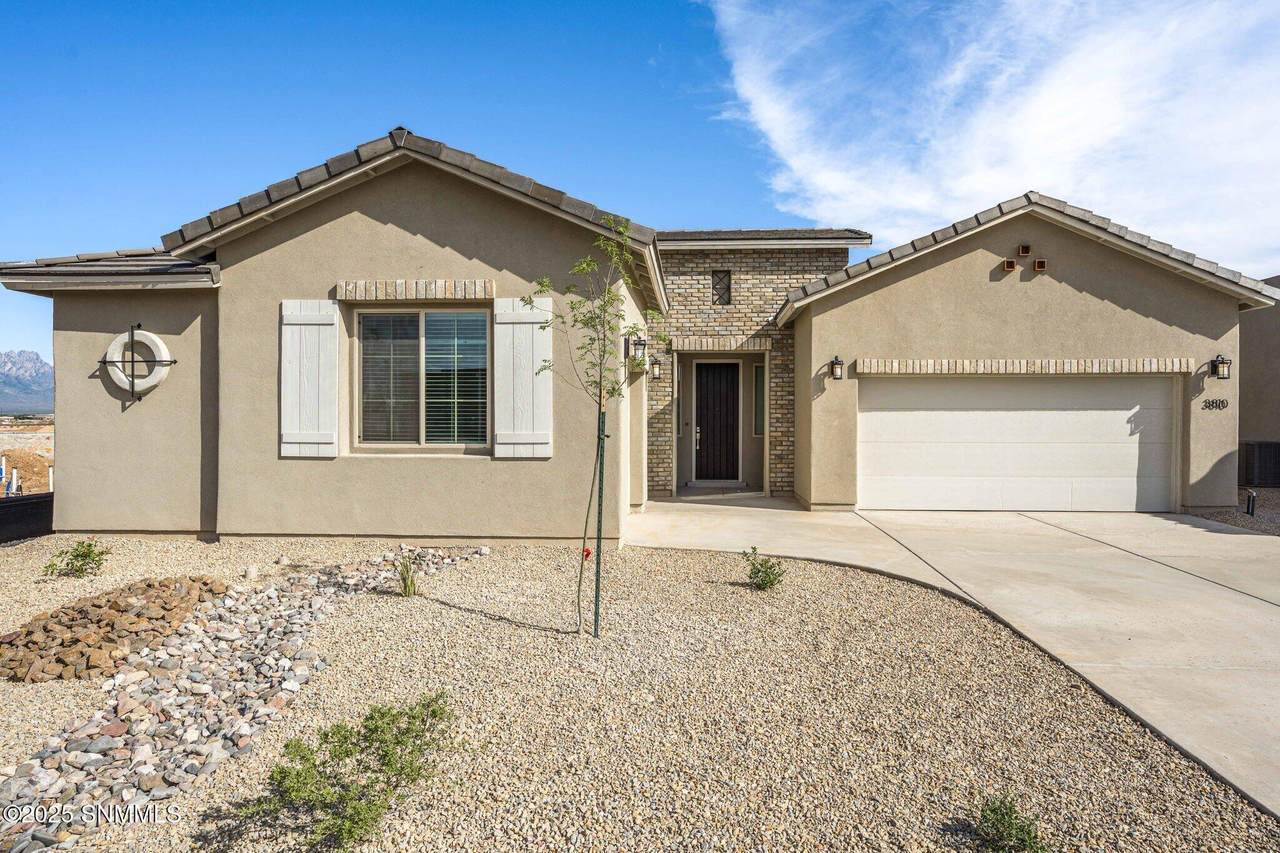 3810 Portrait Street - Photo 1