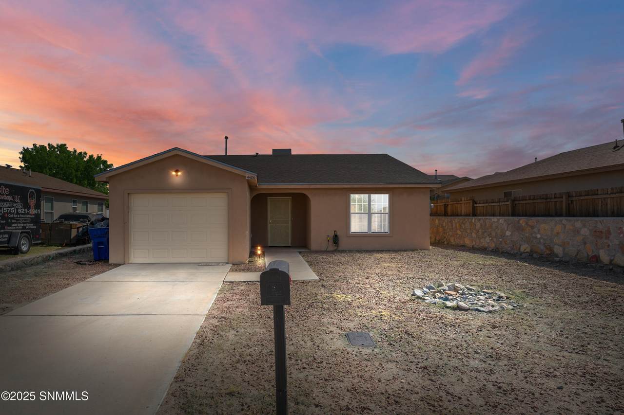 4406 Paseo Del Oro Circle - Photo 1