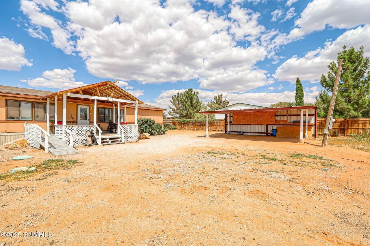 9505 Corona Road - Photo 1