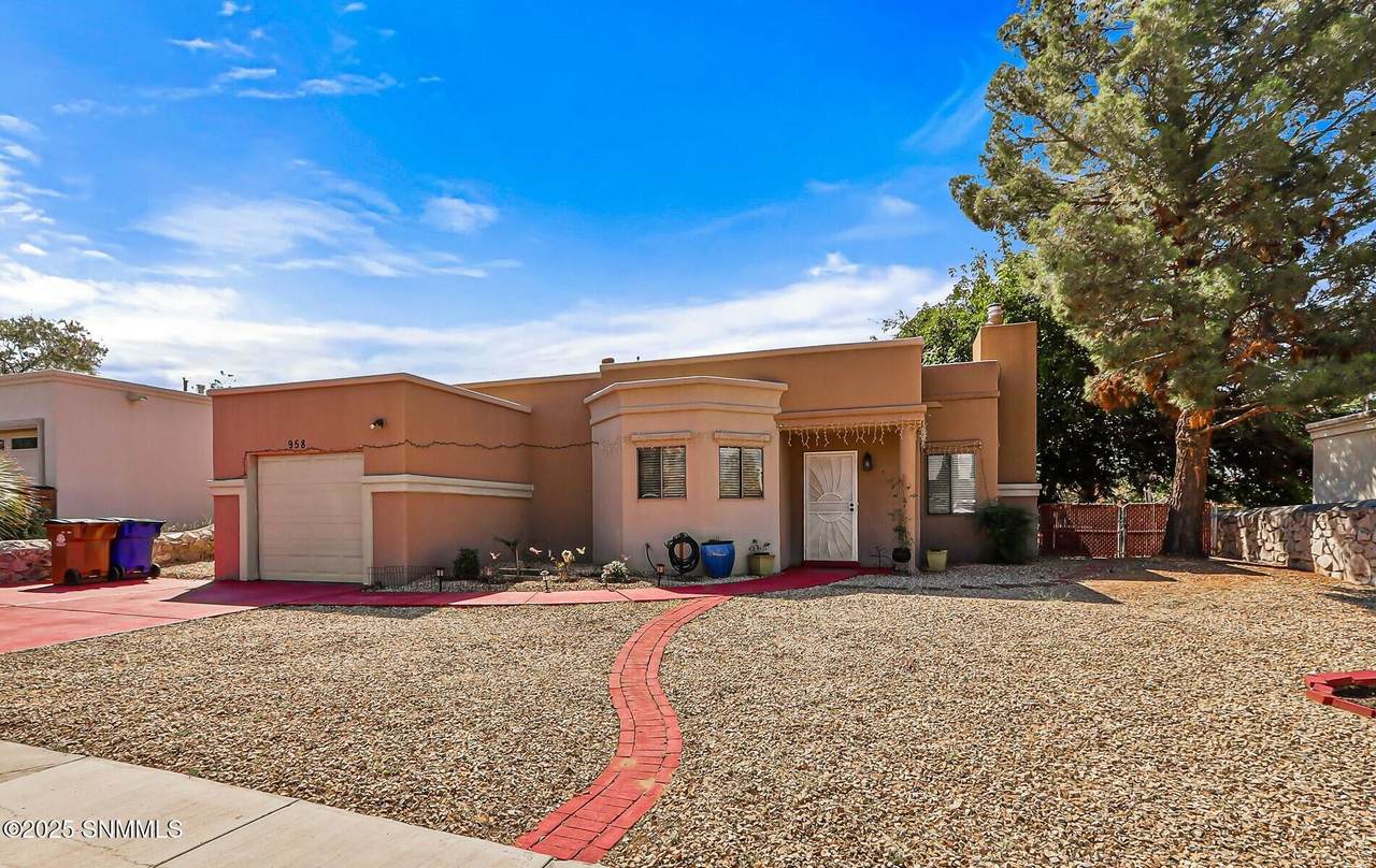 958 Jasmine Drive - Photo 1