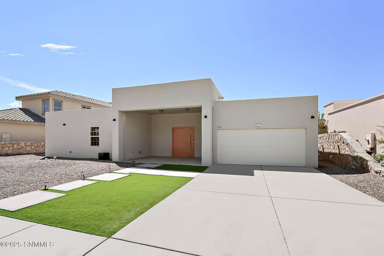 506 Corona Del Campo Loop - Photo 1