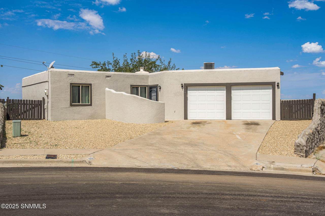 740 Lariat Drive - Photo 1