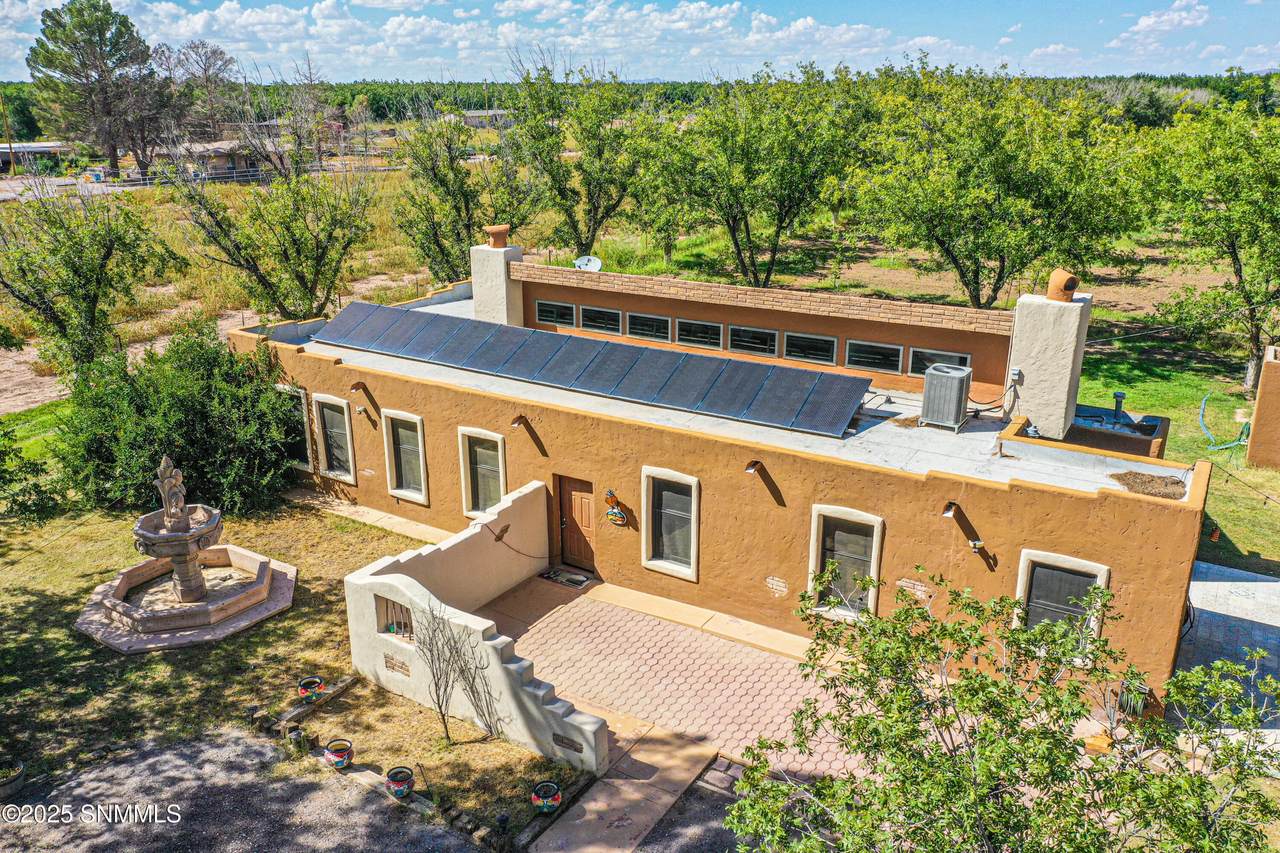 1015 Lister Drive - Photo 1