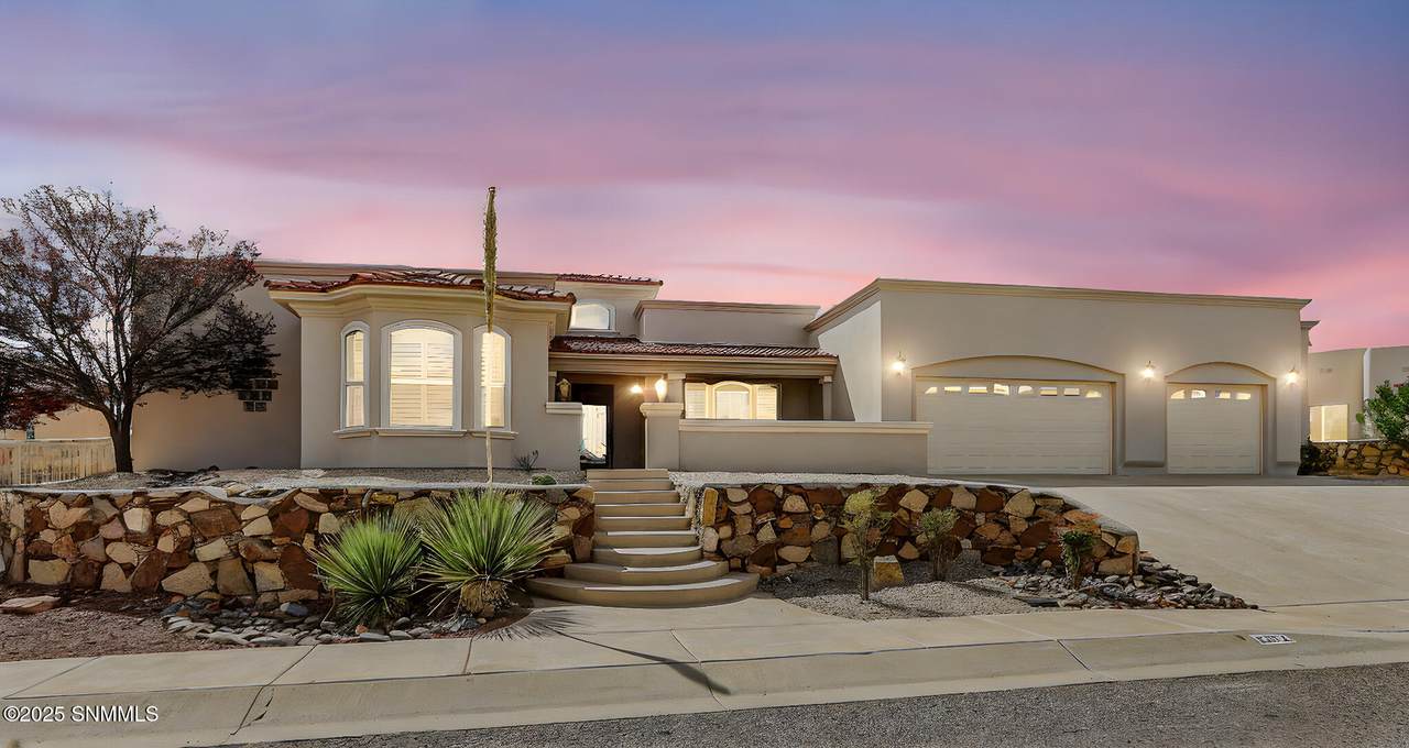 2892 Lookout Ridge Drive - Photo 1