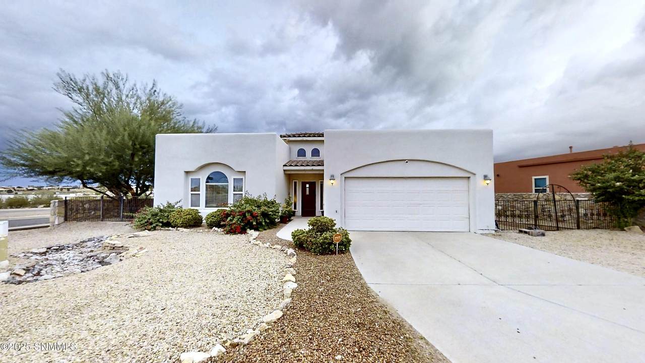 4051 Bella Sierre Court - Photo 1