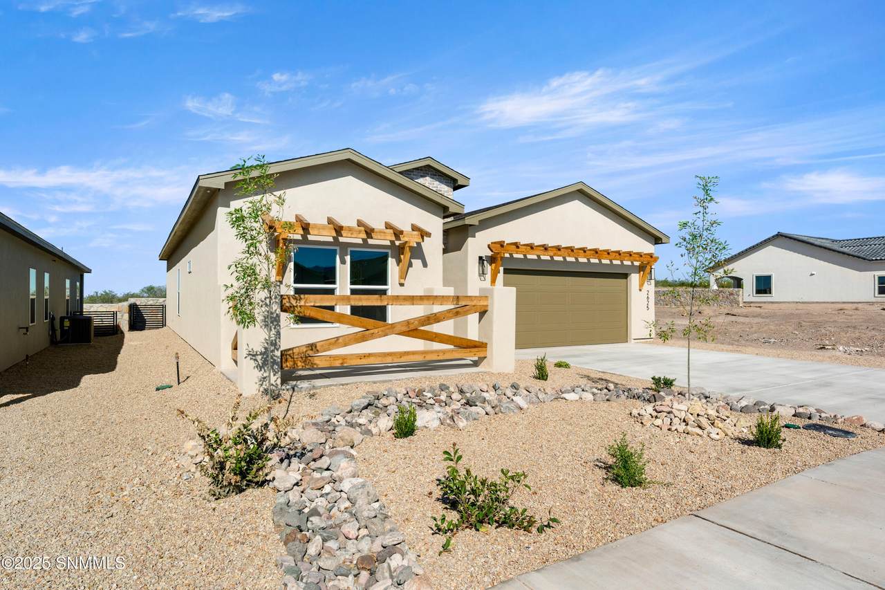 2625 Silver Hawk Ave - Photo 1