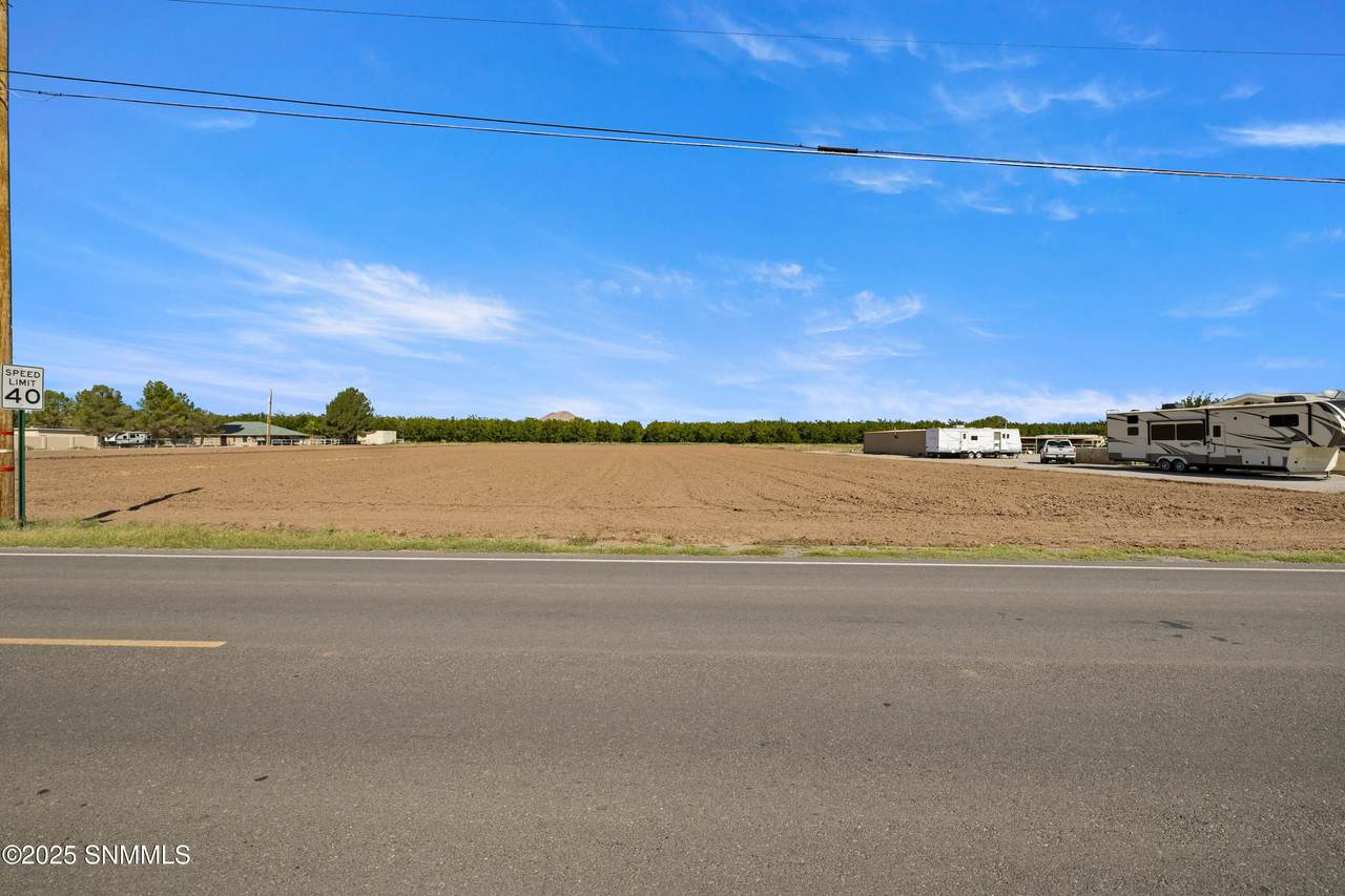 000 Fairacres Road - Photo 1